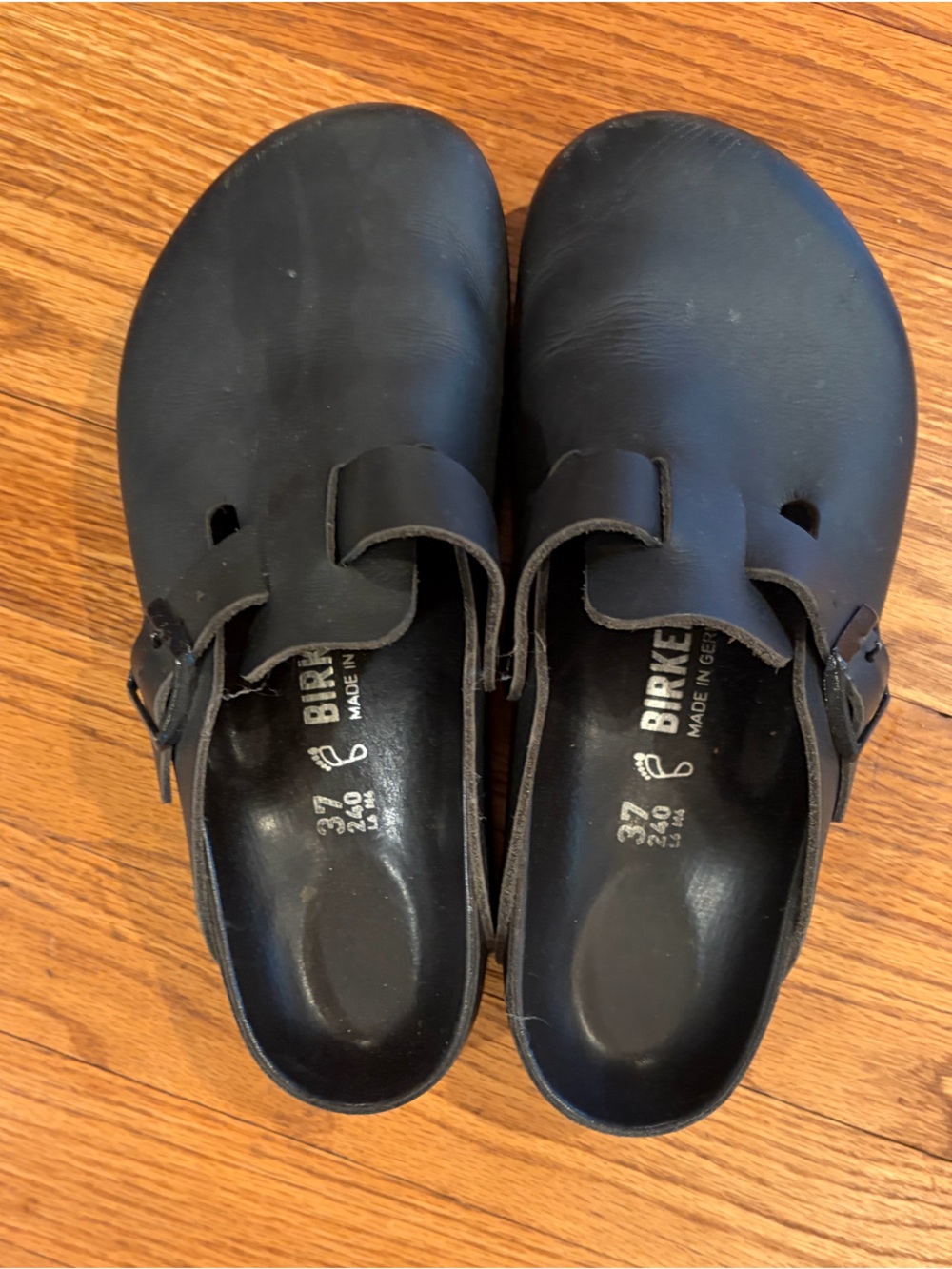 Birkenstock Boston Clogs in Black Leather